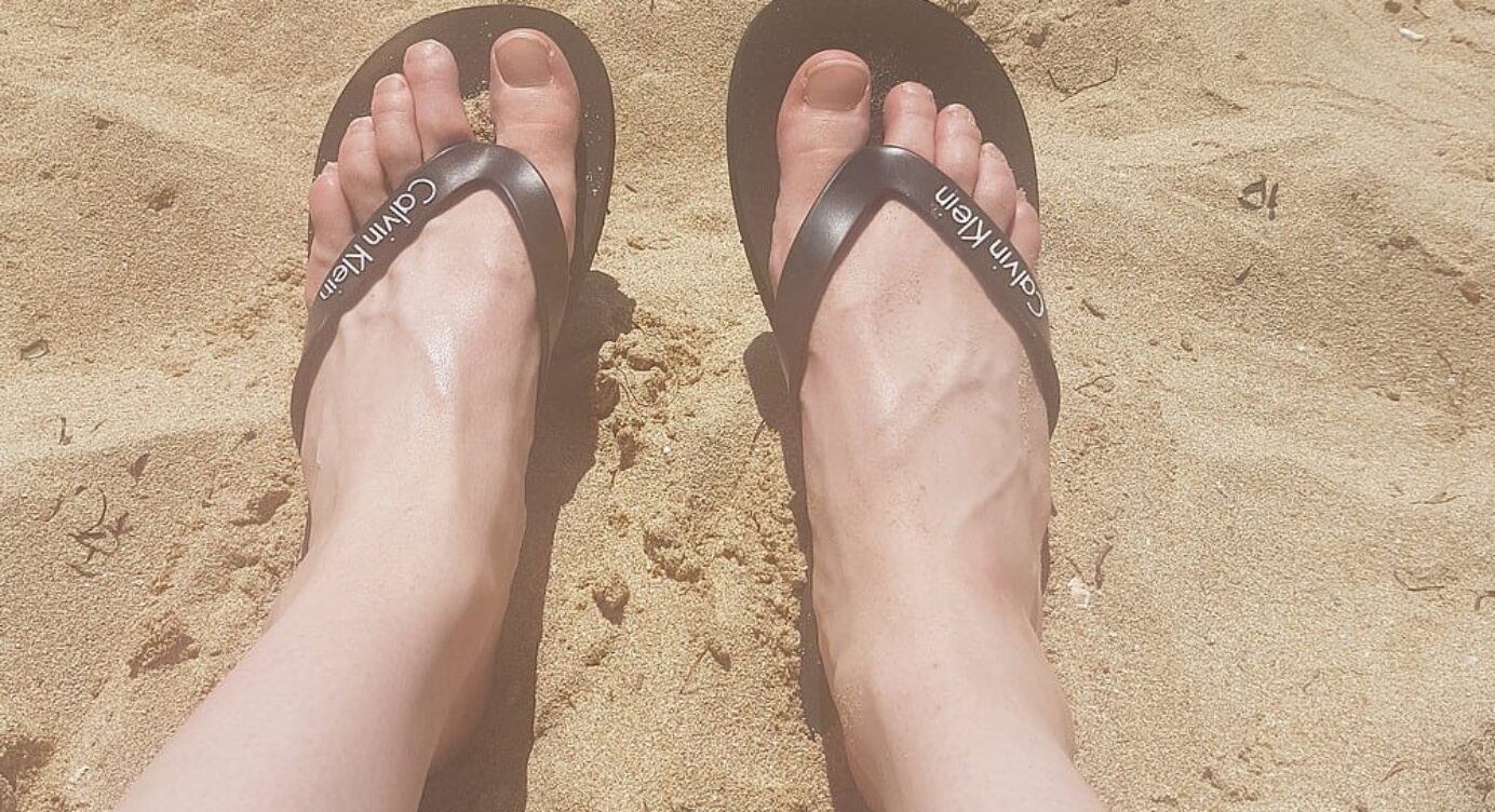 Darum sind Flip Flops für unsere Füße total schädlich