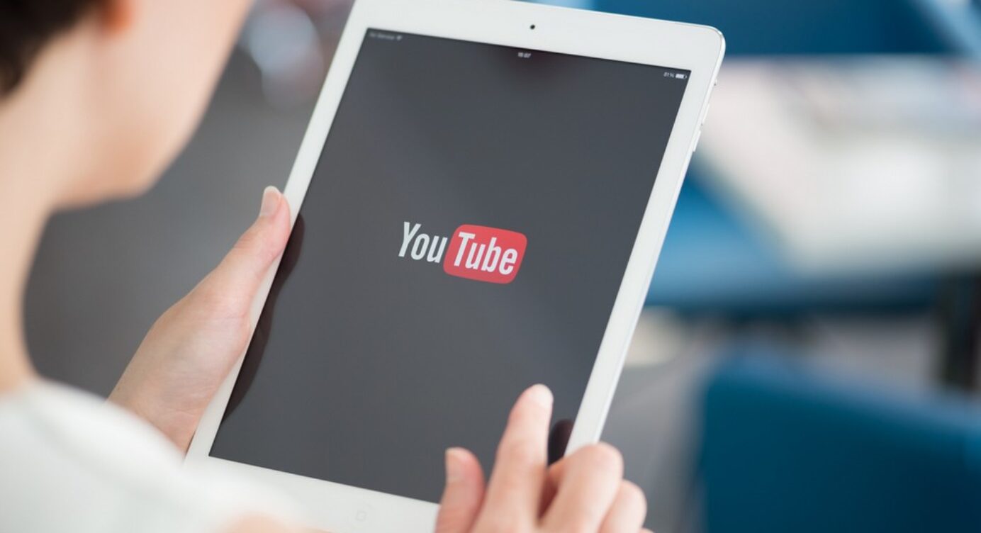 Mit Youtube-Tutorials: Teenagerin bringt Kind zur Welt!