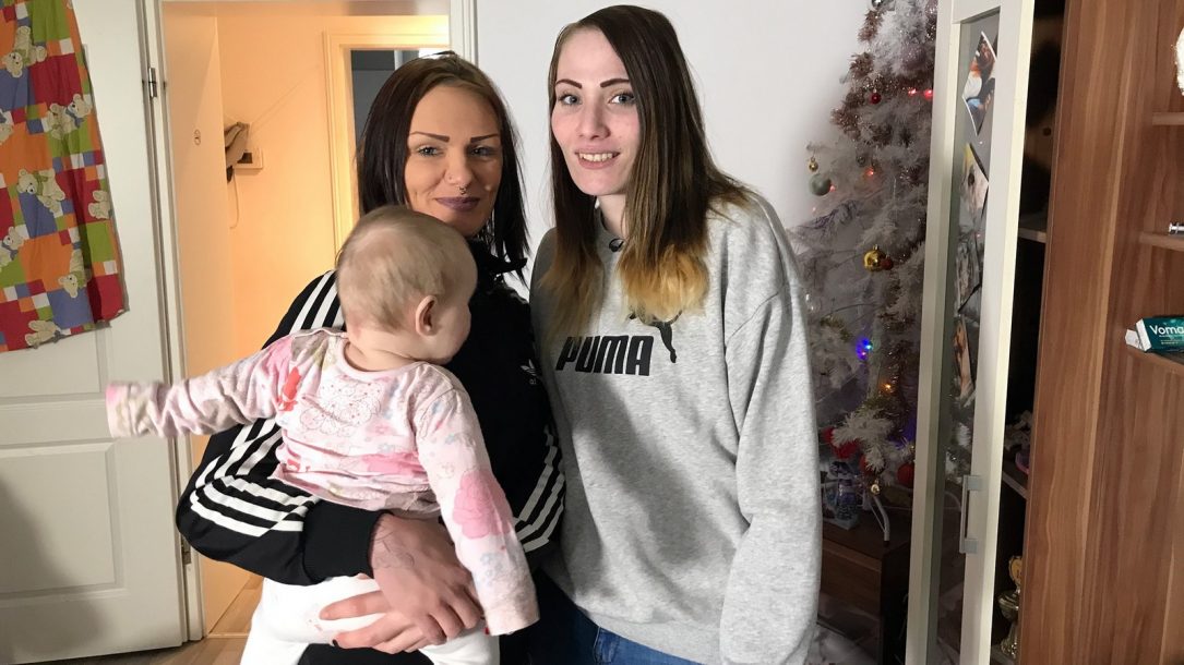 TeenieMütter Saskia war mir 14 Jahren erstmals schwanger!