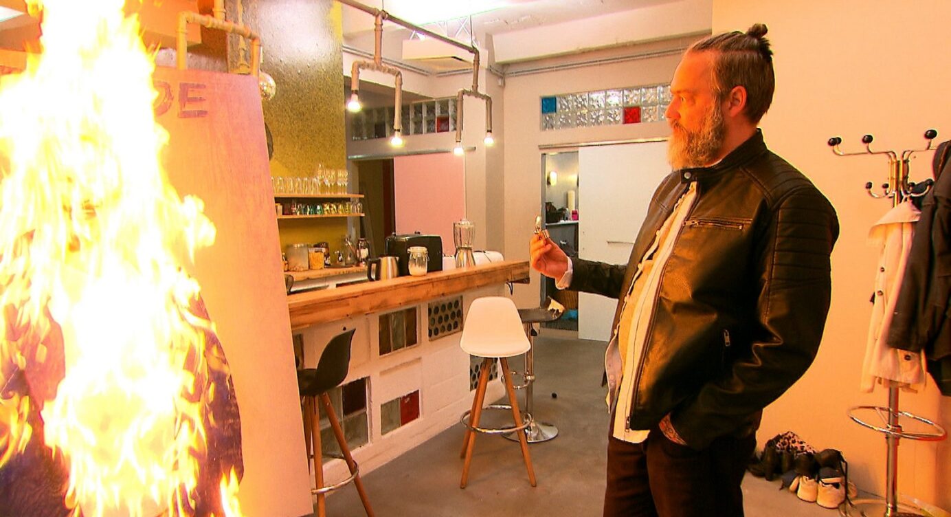 Berlin – Tag & Nacht: Feuer-Inferno! Die WG fackelt komplett ab