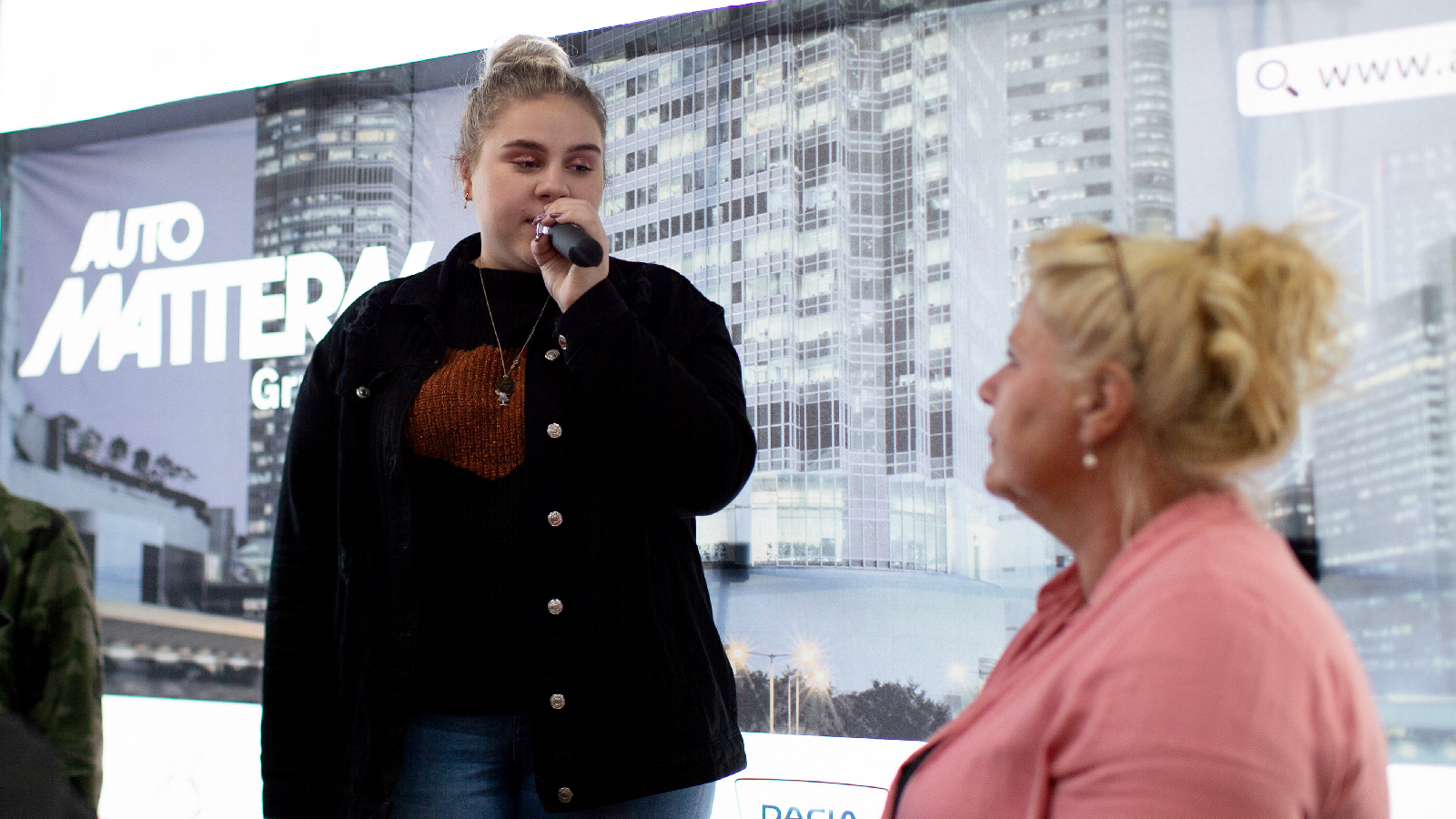 Estefania Wollny protestiert gegen Maskenpflicht