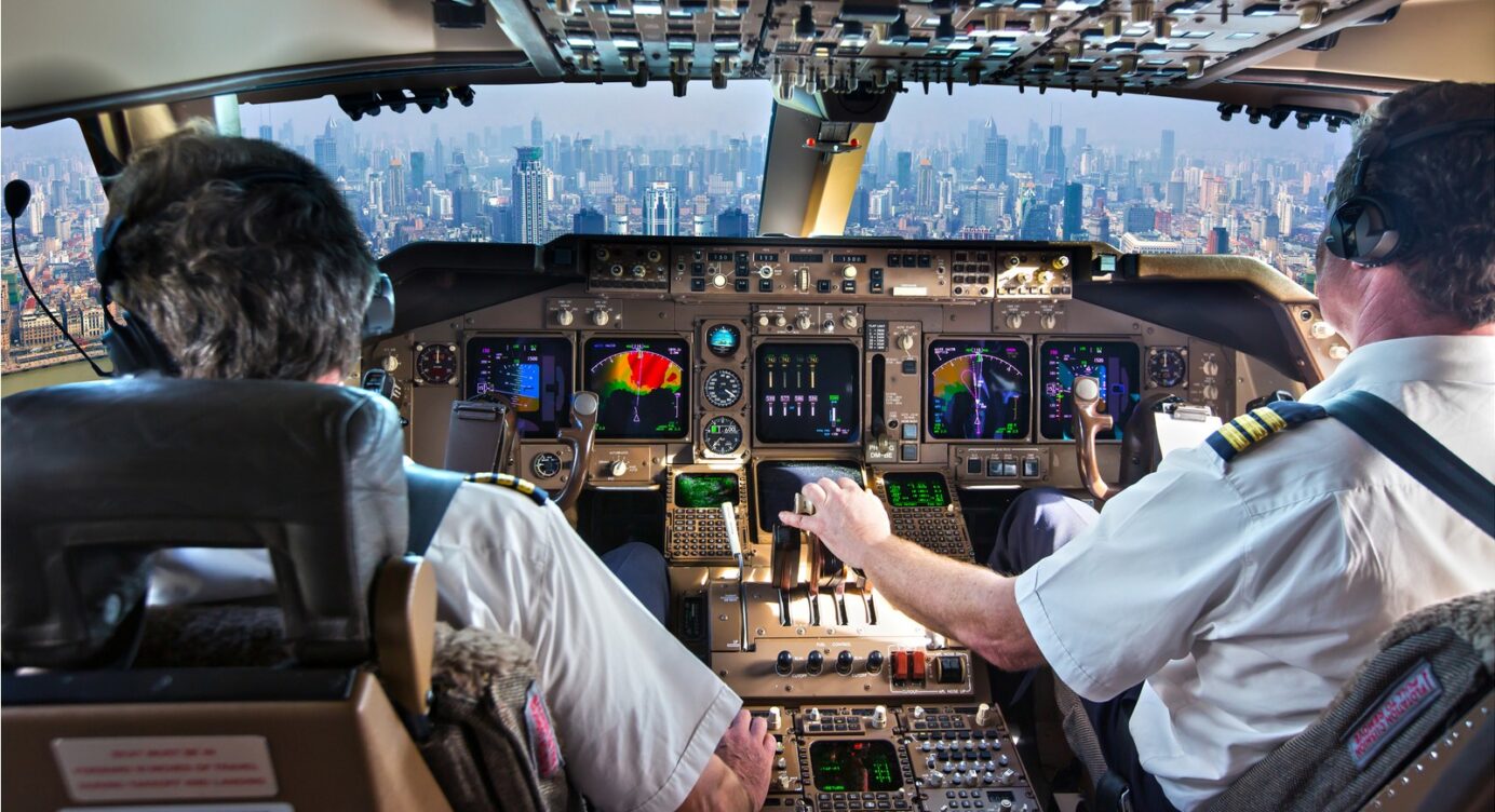 Im Flugzeug: Darum essen Co-Pilot und Pilot an Bord niemals dasselbe