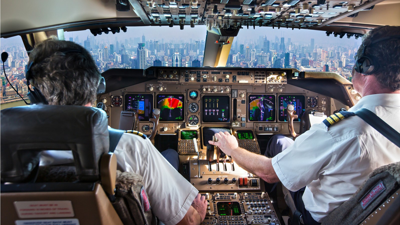 Cockpit im Flugzeug