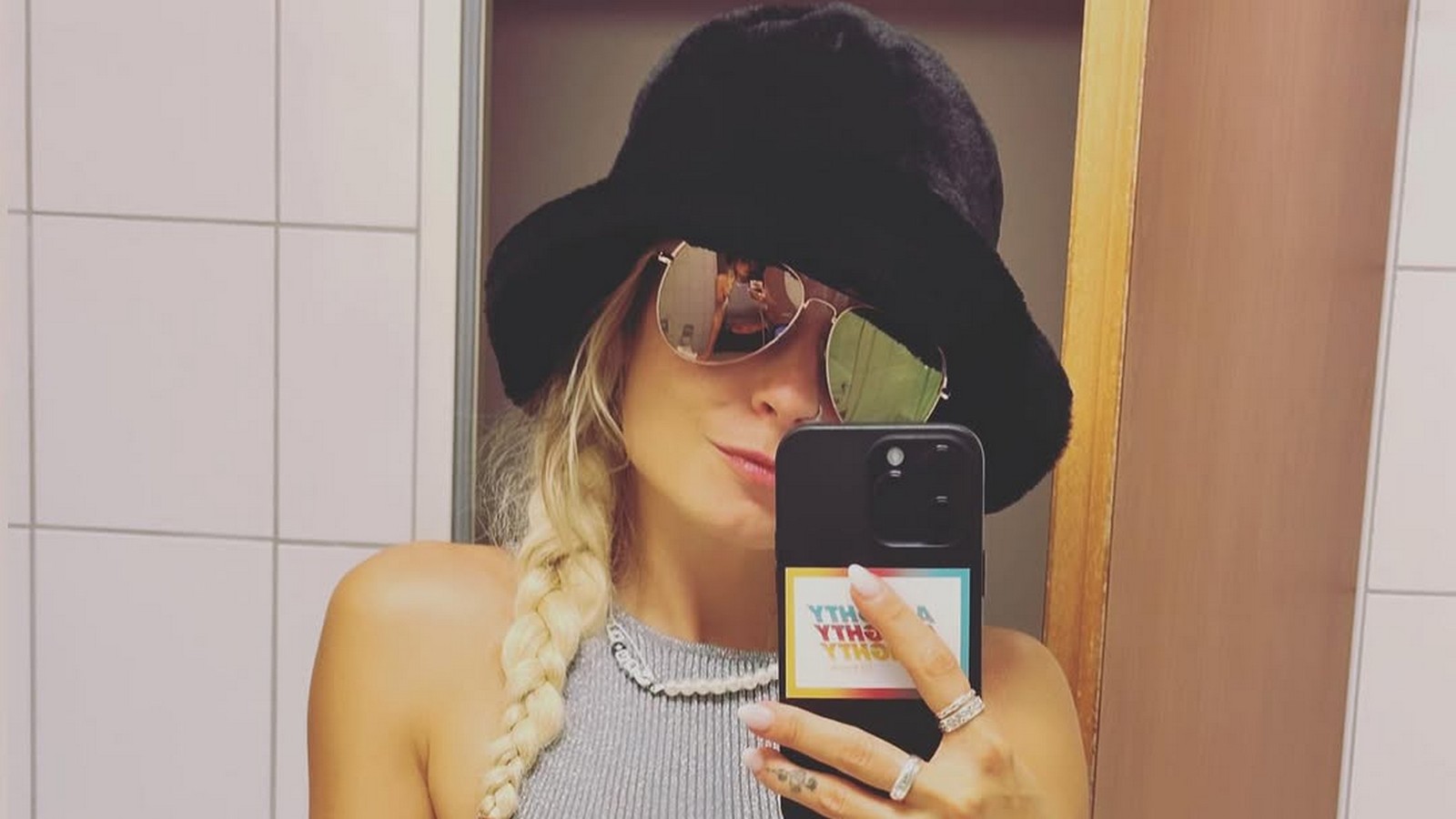 Mia Julia